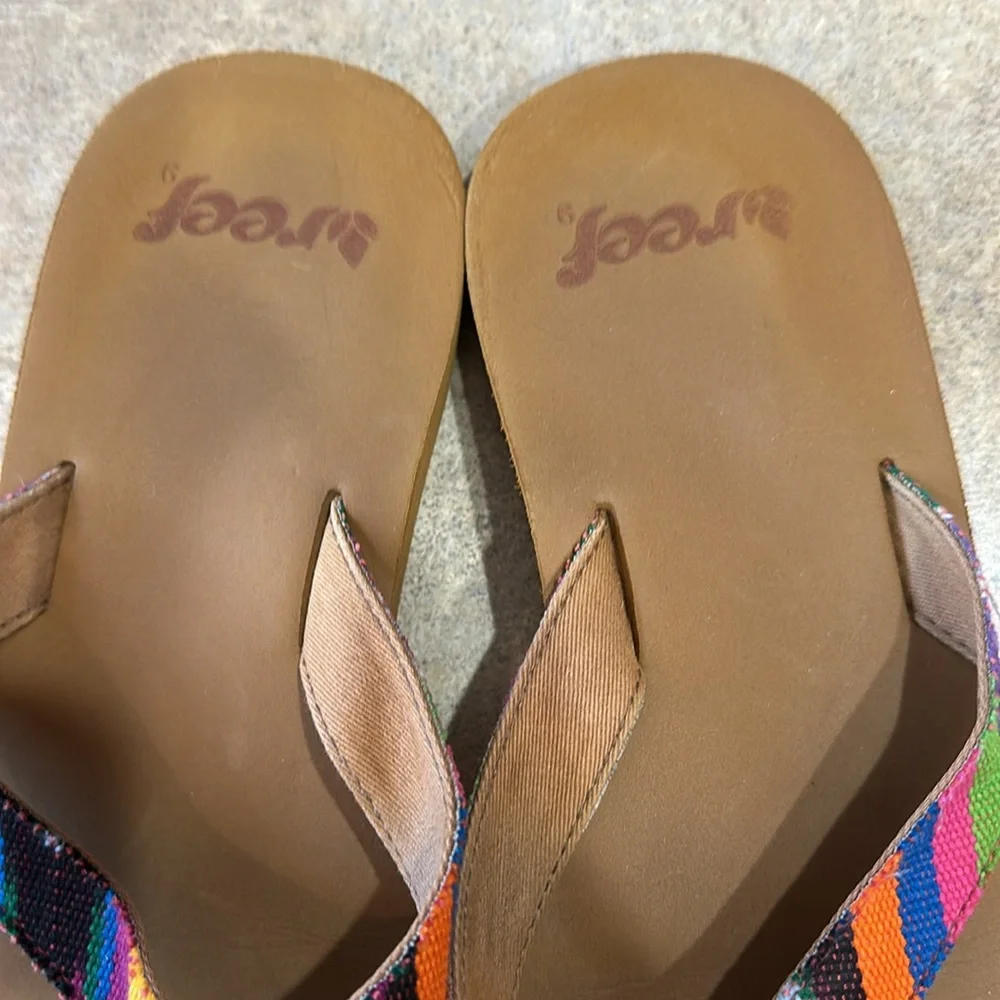 Women’s Reef Brown Sandals with Colorful Straps size 9 - Picture 4 of 6